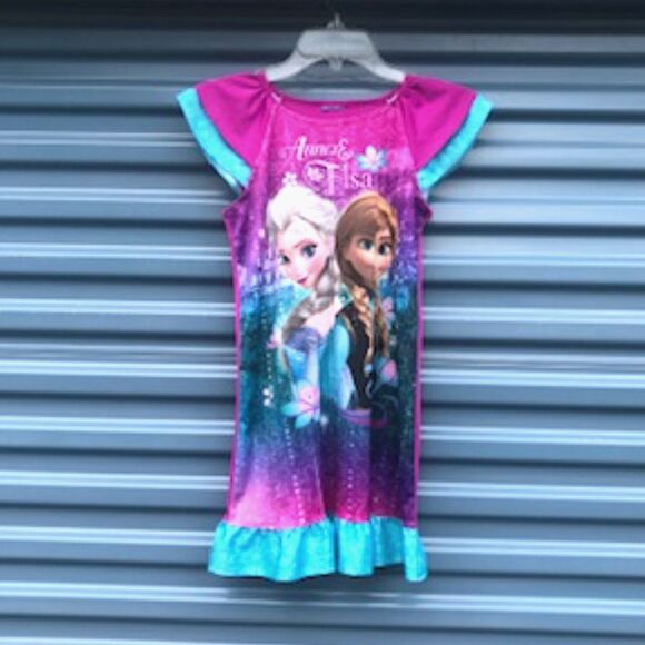 Frozen II - Anna & Elsa . {2} New Camping Chairs & Pre-Owned {4-12} Girls Dress - Picture 2 of 10